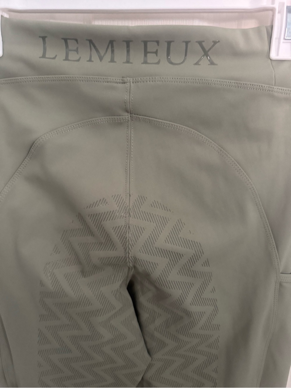 LeMieux Naomi Pull On Breech - Fern- Full Seat Silicone Grip - Size UK14/ US10 - Picture 7 of 14